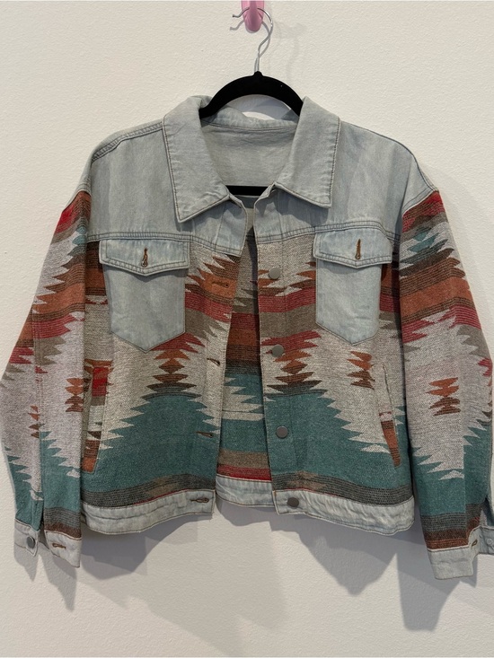 Source Unknown Jackets & Blazers - Light Wash Denim Jacket with Southwestern Teal & Rust Pattern size medium/large